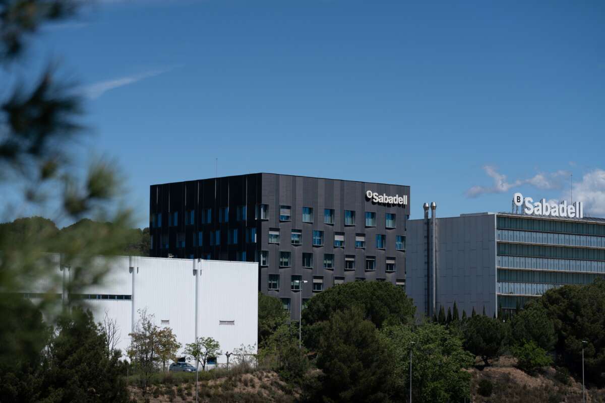 Exterior de la sede del Banco Sabadell.