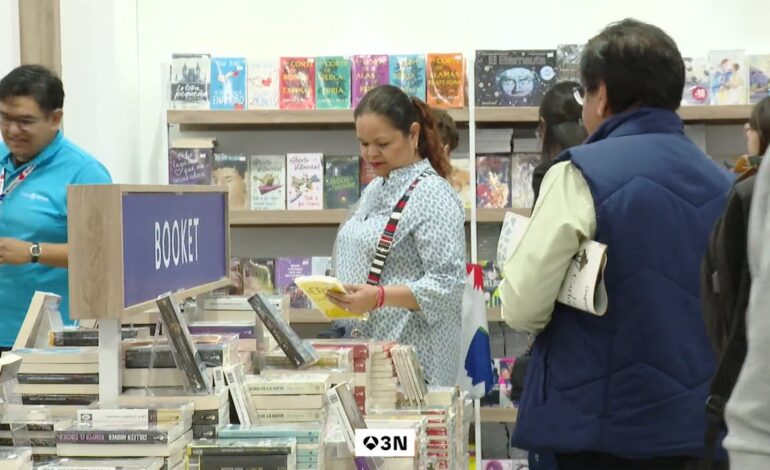 Los escritores de Planeta, muy presentes en la Feria Internacional del libro de Guadalajara, México