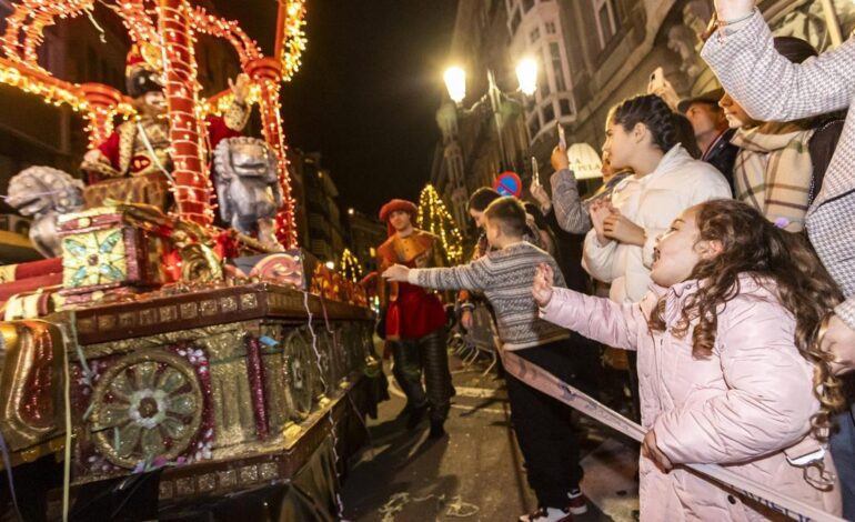 Un empresario, un sociólogo y un piloto, los ayudantes especiales de los Reyes Magos en Oviedo