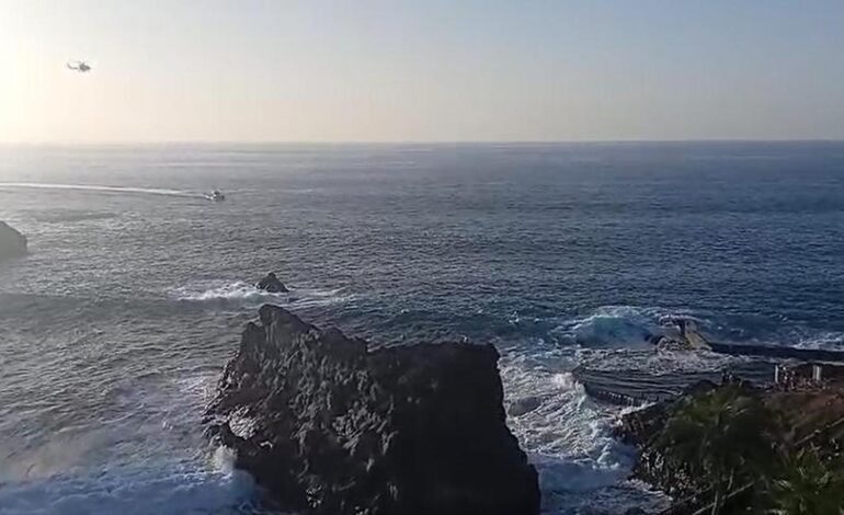 Tres personas fallecidas y varias afectadas al ser arrastradas por el oleaje en Tenerife