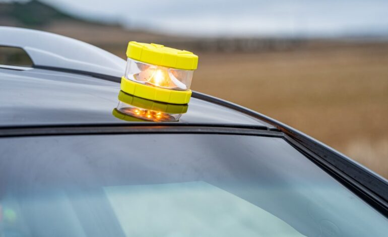 ¿Pasa algo por activar en casa la baliza V-16 obligatoria? ¿El aviso llega al 112?