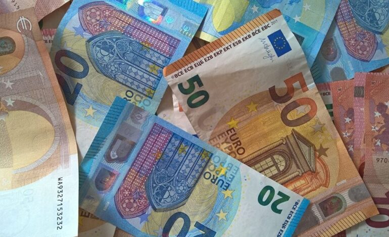 Eslovenia blinda en la Constitución el derecho a pagar en efectivo