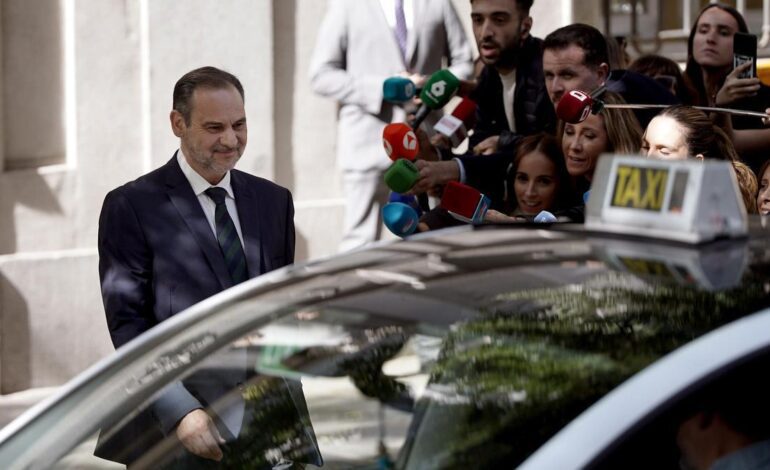 CASO KOLDO | El Supremo abre juicio oral contra Ábalos y Koldo por la venta de mascarillas y les impone una fianza de 60.000 euros