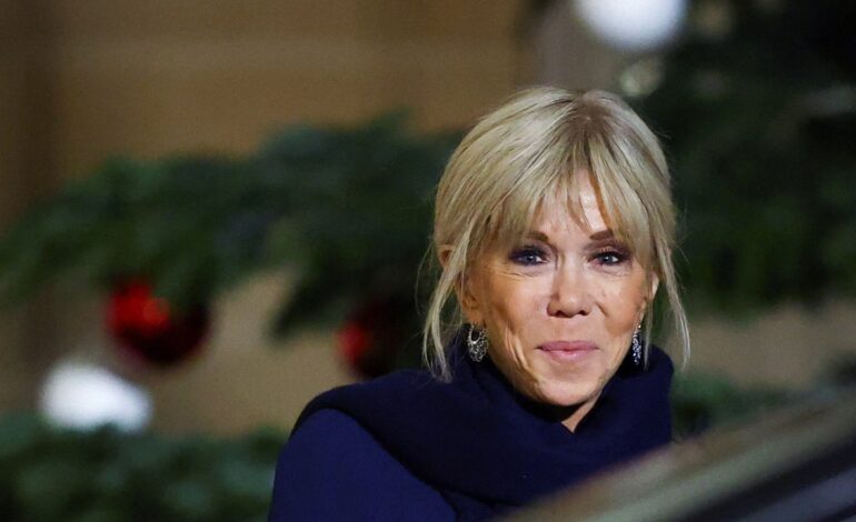 Brigitte Macron al hablar de varios grupos feministas: "Las vamos a echar a patadas"