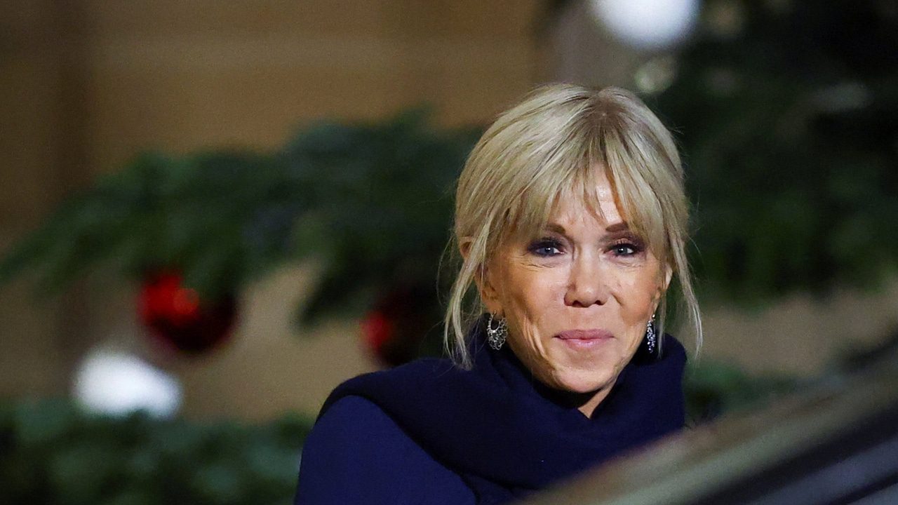 Brigitte Macron al hablar de varios grupos feministas: "Las vamos a echar a patadas"