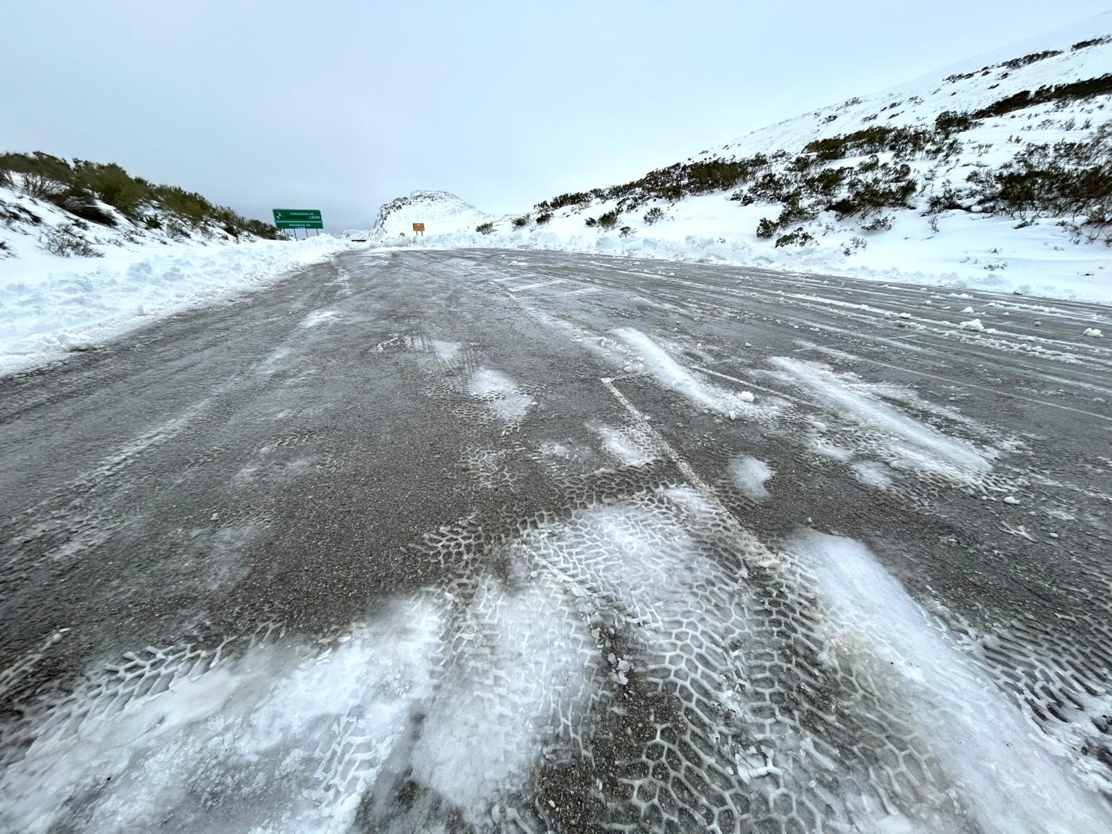 EN FOTOS: La imagen navideña que luce Somiedo, uno de los principales destinos del puente festivo en Asturias