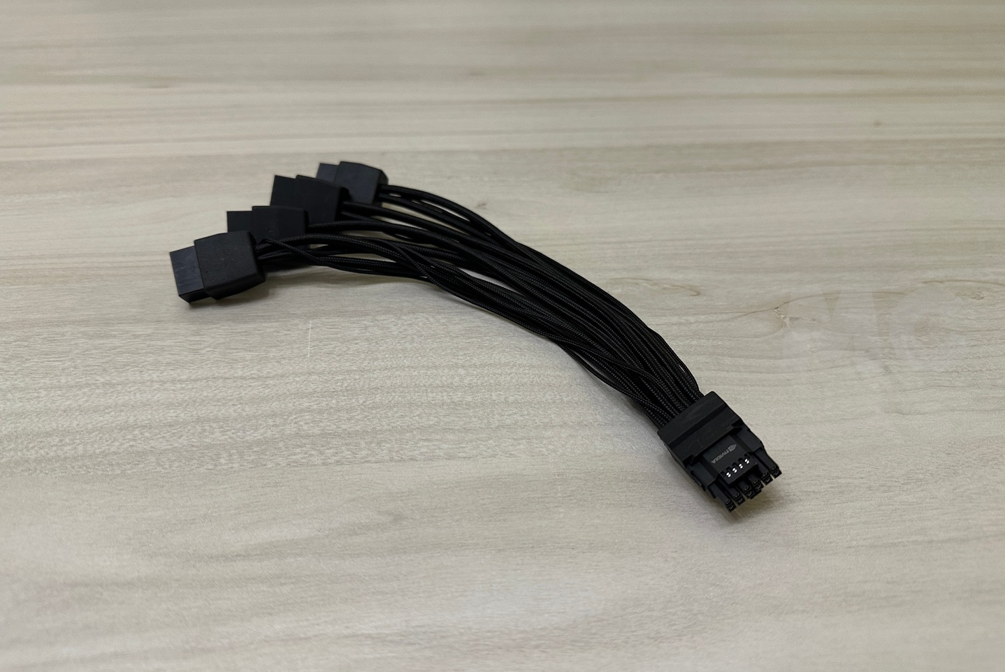 Cable de 16 pines RTX 5090 cuatro enchufes de 8 pines