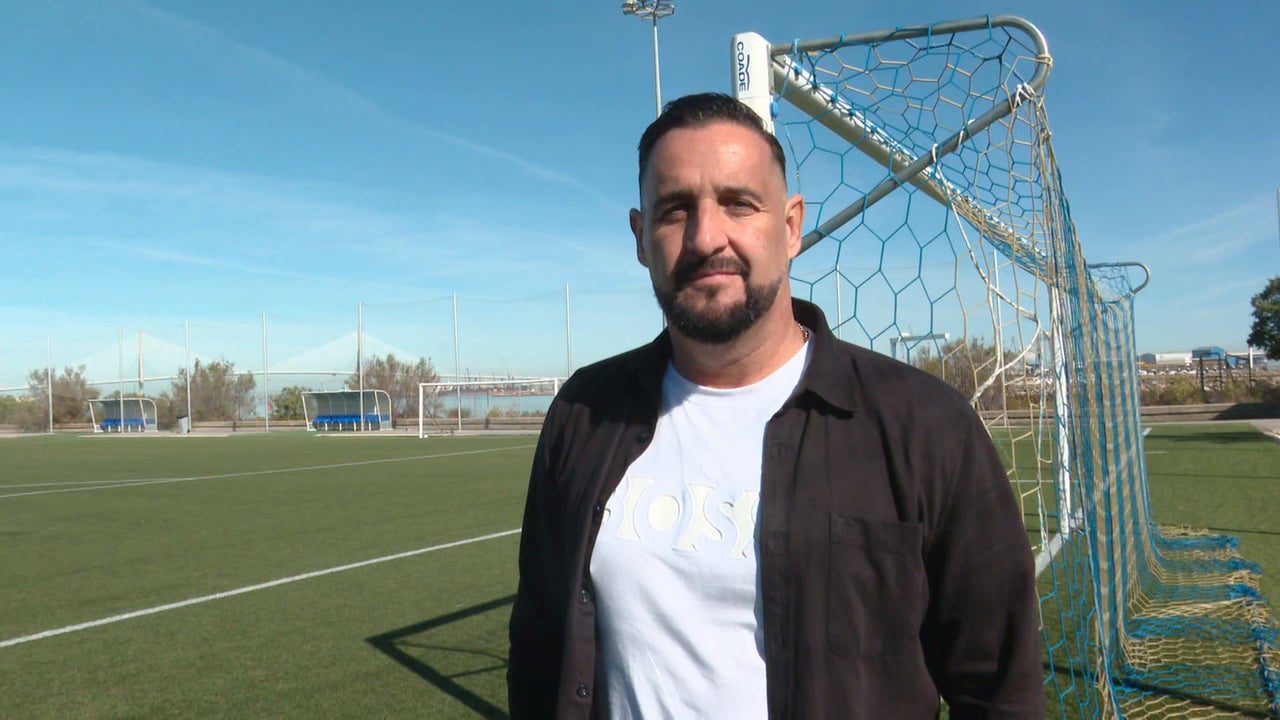 A los porteros los recibo con una chirigota