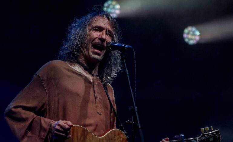 Muere Robe Iniesta, líder de Extremoduro, a los 63 años