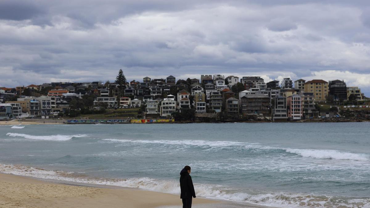 TIROTEO SÍDNEY | Dos detenidos tras un presunto ataque a tiros contra bañistas en la playa australiana de Bondi