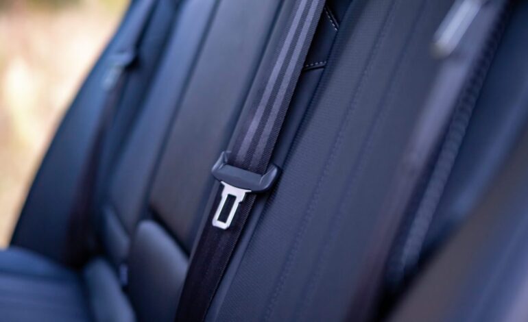 se deben abrochar aunque no viaje nadie en esta zona y esta es la razón de vital importancia