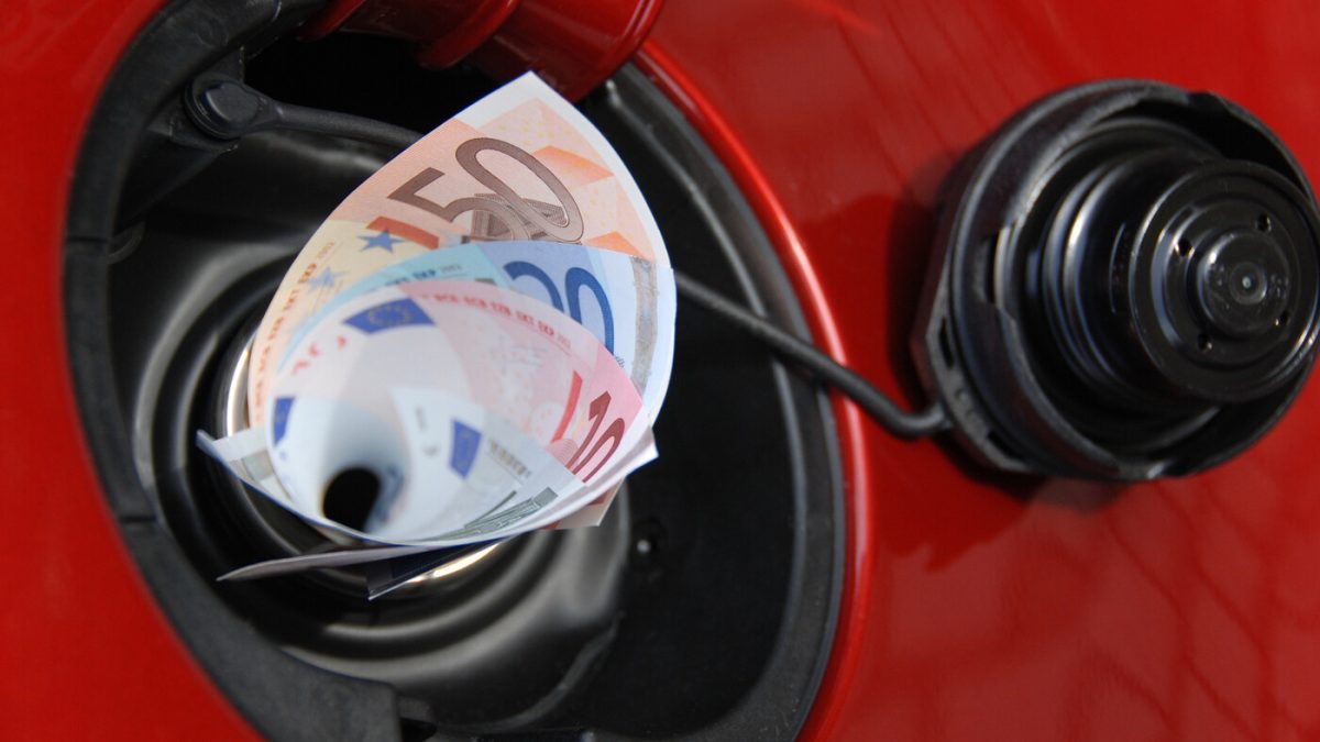 Repostar gasolina puede cambiar tu vida estas Navidades: 400.000 euros te esperan