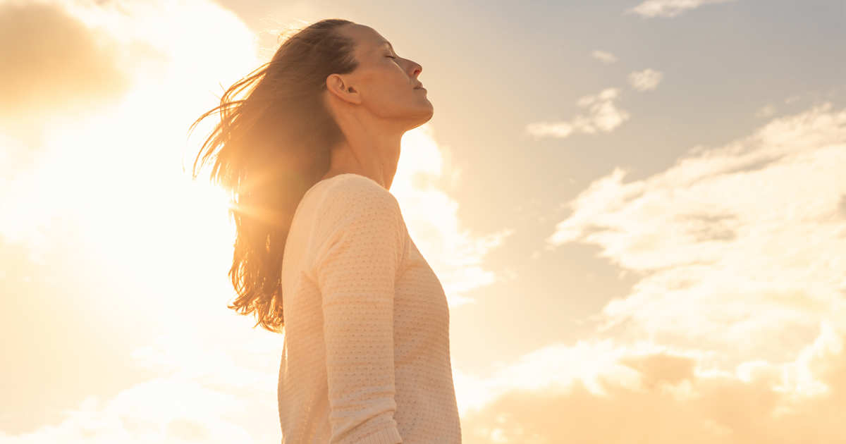 Nos equivocamos al pensar que los que nos hace felices son cosas como el dinero o casas y coches grandes