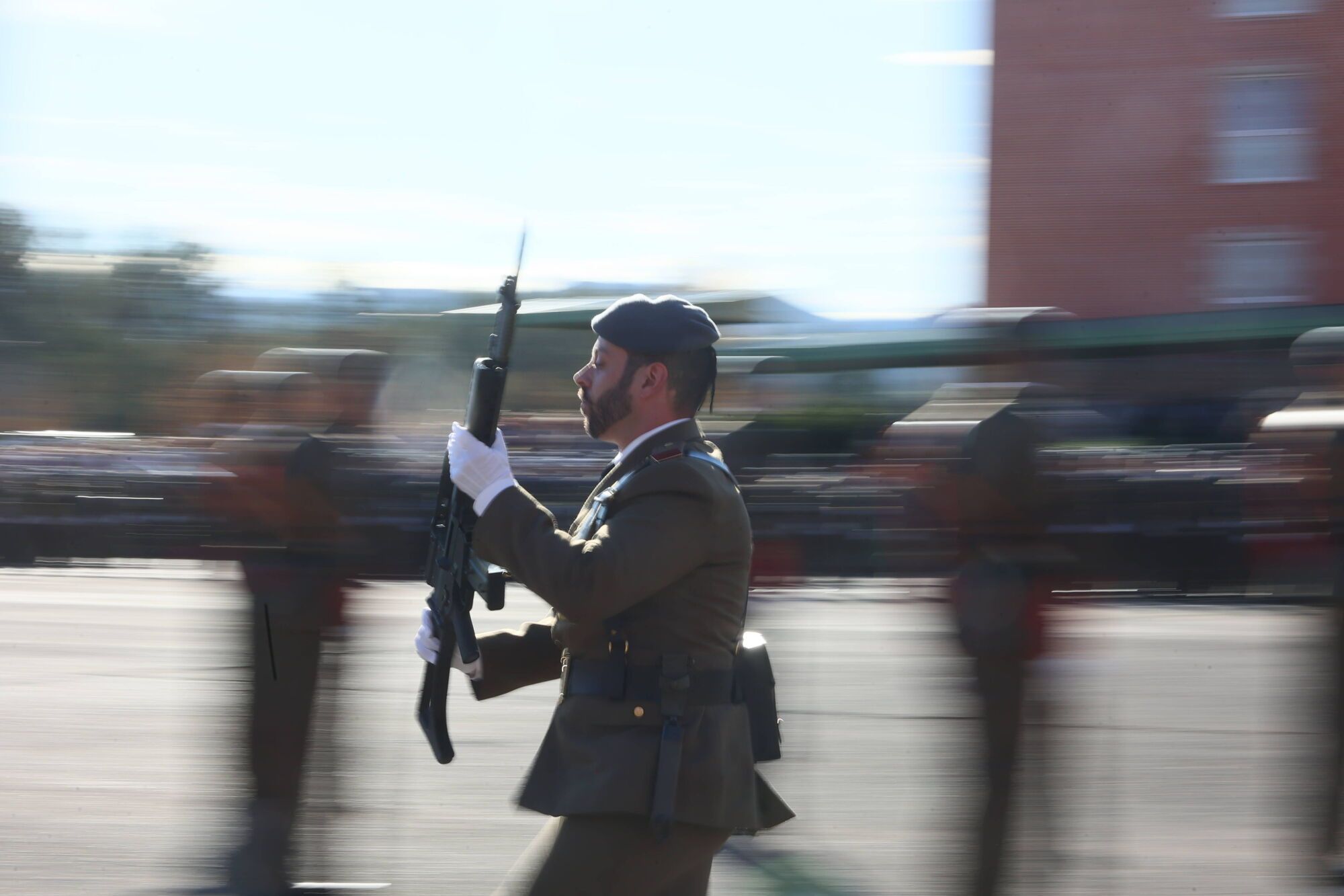 EN IMÁGENES: El acuartelamiento "Cabo Noval" se vistió esta mañana de gala para celebrar el día de la Inmaculada