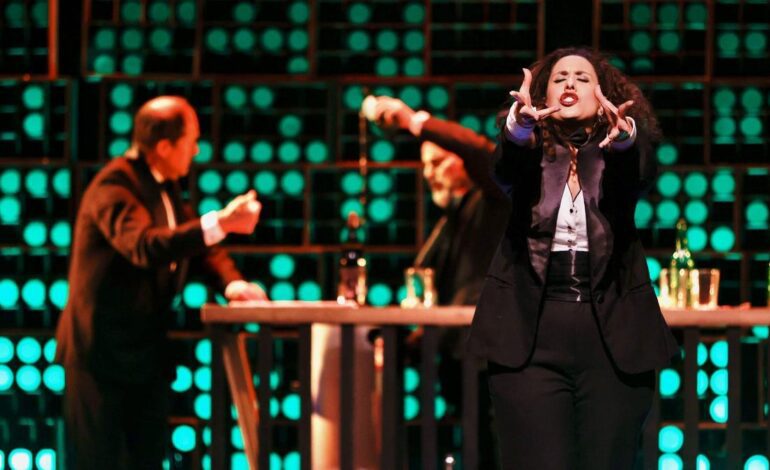 «El chigre menguante», la vida y el sentir de los asturianos, comedia para público adulto que se verá este viernes en Grado