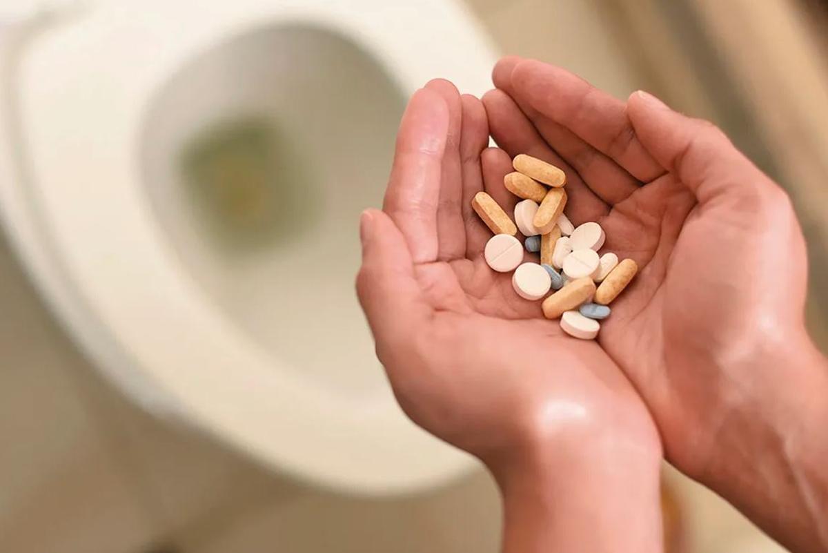 Las drogas acaban en el medio acuático a través del inodoro, en muchos casos