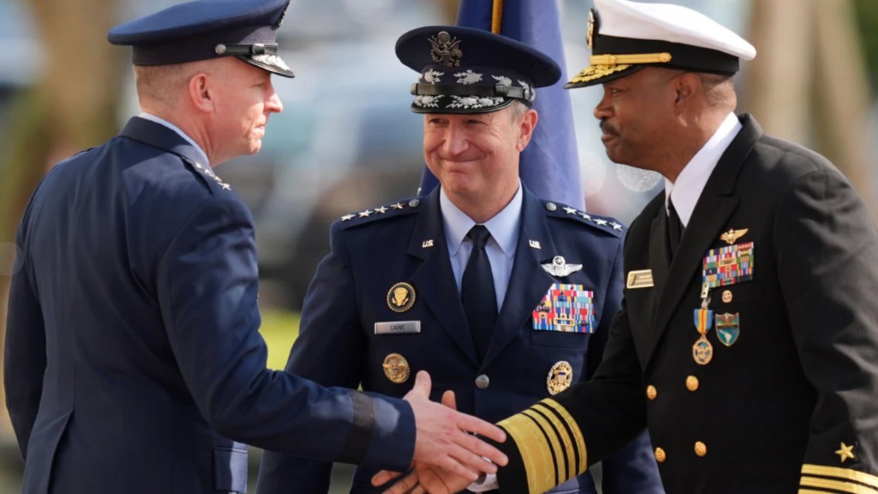 Dimite el jefe del Comando Sur de EEUU por diferencias con sus superiores sobre la operación militar en el Caribe