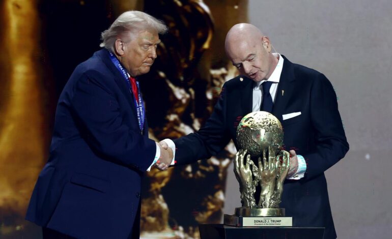 La FIFA otorga a Donald Trump el Premio FIFA de la Paz en la gala del Mundial en Washington