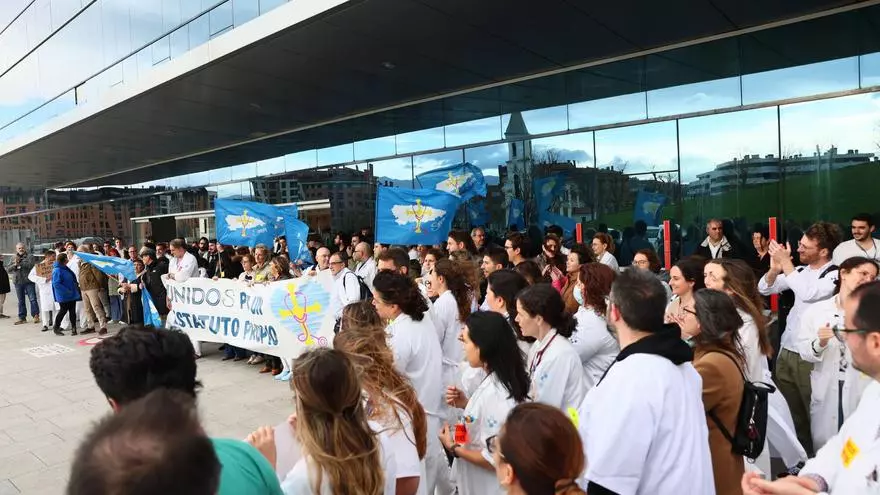 Disparidad en el seguimiento de la huelga de médicos en Asturias: 60% según los sindicatos; 11% según Sespa