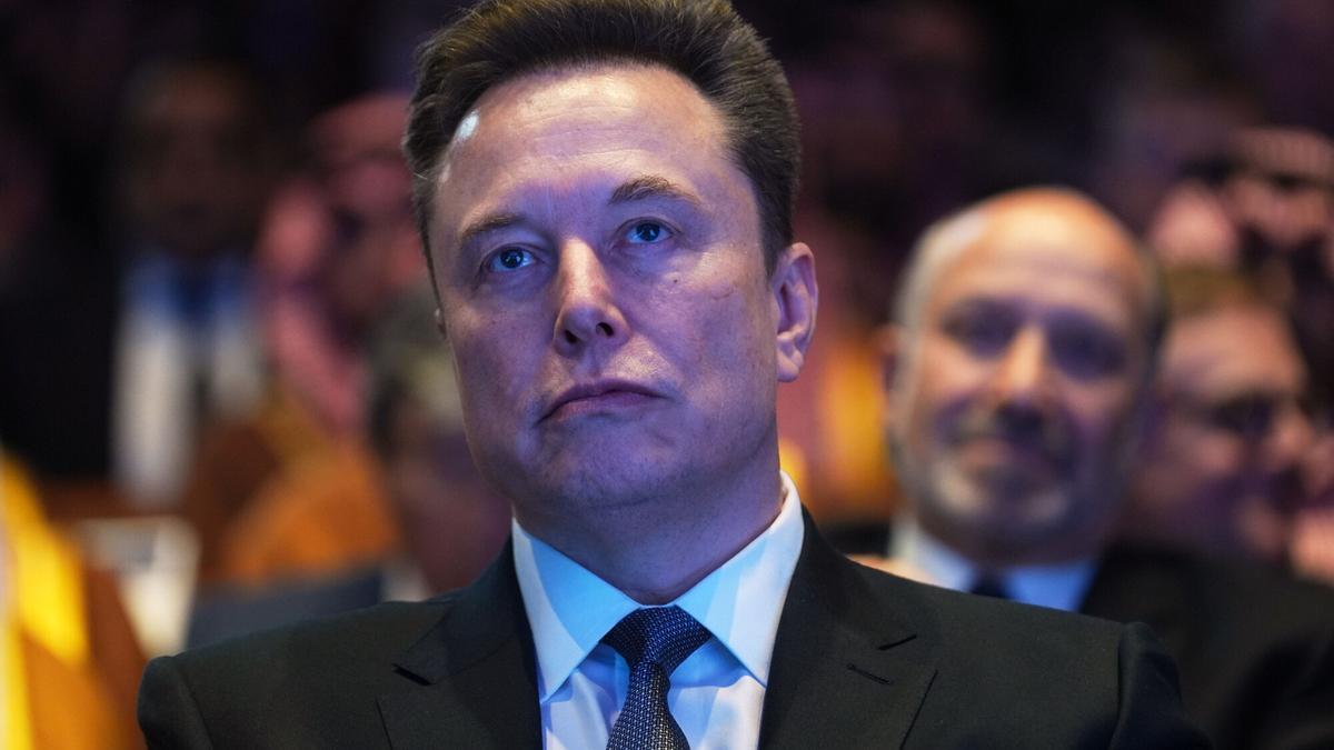 Elon Musk pide la abolición de la UE y la amenaza con una «respuesta» por la multa a X
