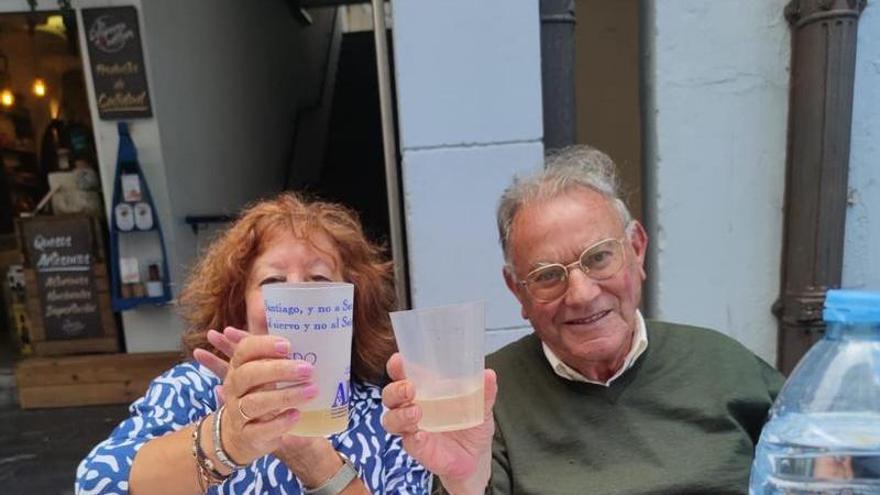 Así es Aquilino González, el cudillerense que rompió el protocolo para hablar con el rey Emérito sobre Cudillero y sus necesidades