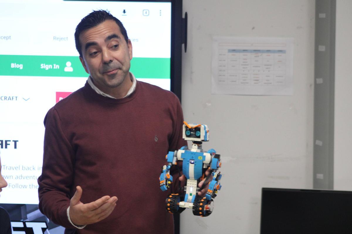 Reportaje La Hora del Código en el colegio Moreda de Aller