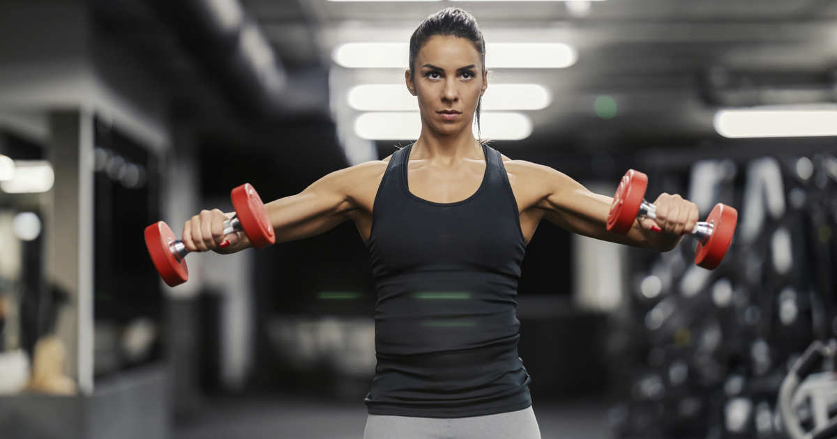 Si te pasas el día sentado tienes que fortalecer los trapecios inferiores para mejorar la postura y cuidar la espalda con ejercicios como este