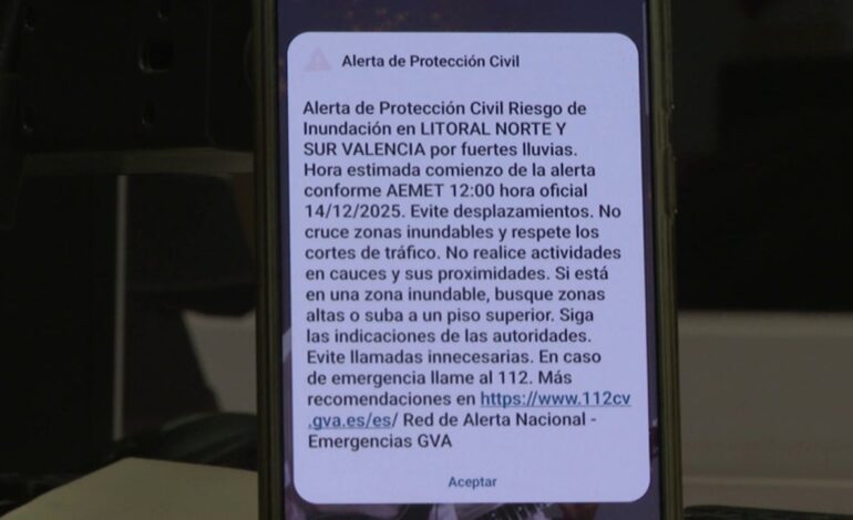 Emergencias envía un mensaje Es-Alert a los móviles por riesgo de inundaciones en Valencia y activa la alerta roja por lluvias