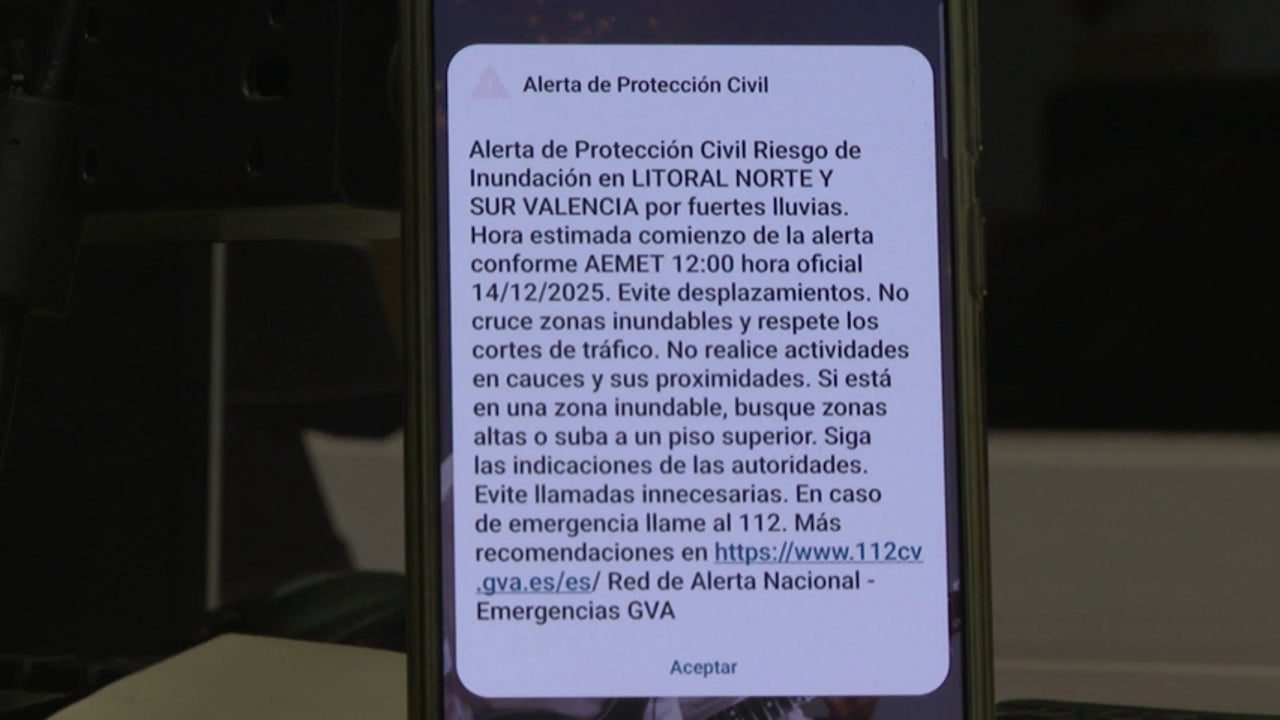 Emergencias envía un mensaje Es-Alert a los móviles por riesgo de inundaciones en Valencia y activa la alerta roja por lluvias