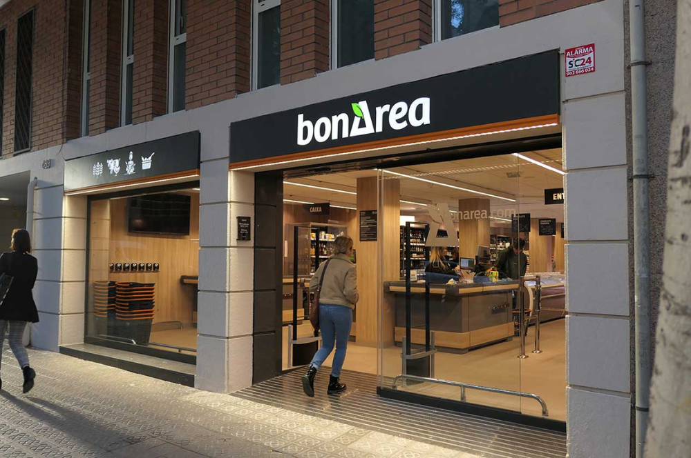 Entrada al supermercado BonÀrea