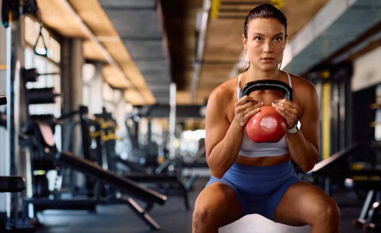 Los ejercicios que realmente ayudan a construir glúteos redondos y fuertes son estos cuatro