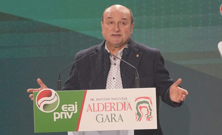 Telefónica ficha al expresidente del PNV Andoni Ortuzar como consejero de Movistar+