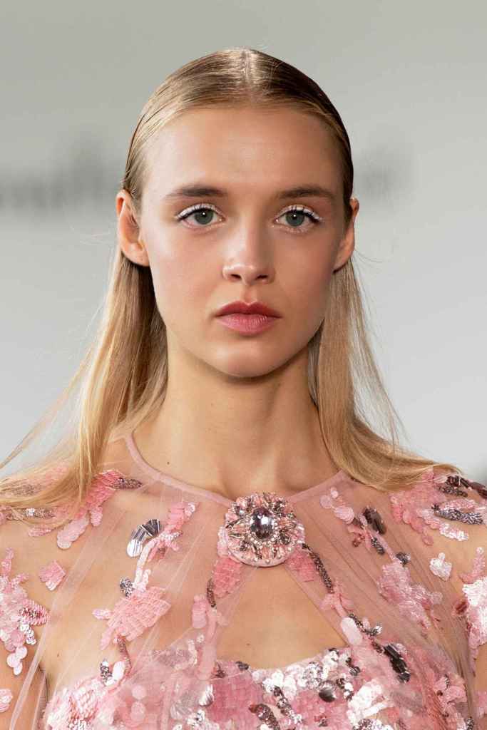 El delineador de ojos blanco puede ser nuestro gran aliado para hacer que nuestros ojos parezcan más grandes