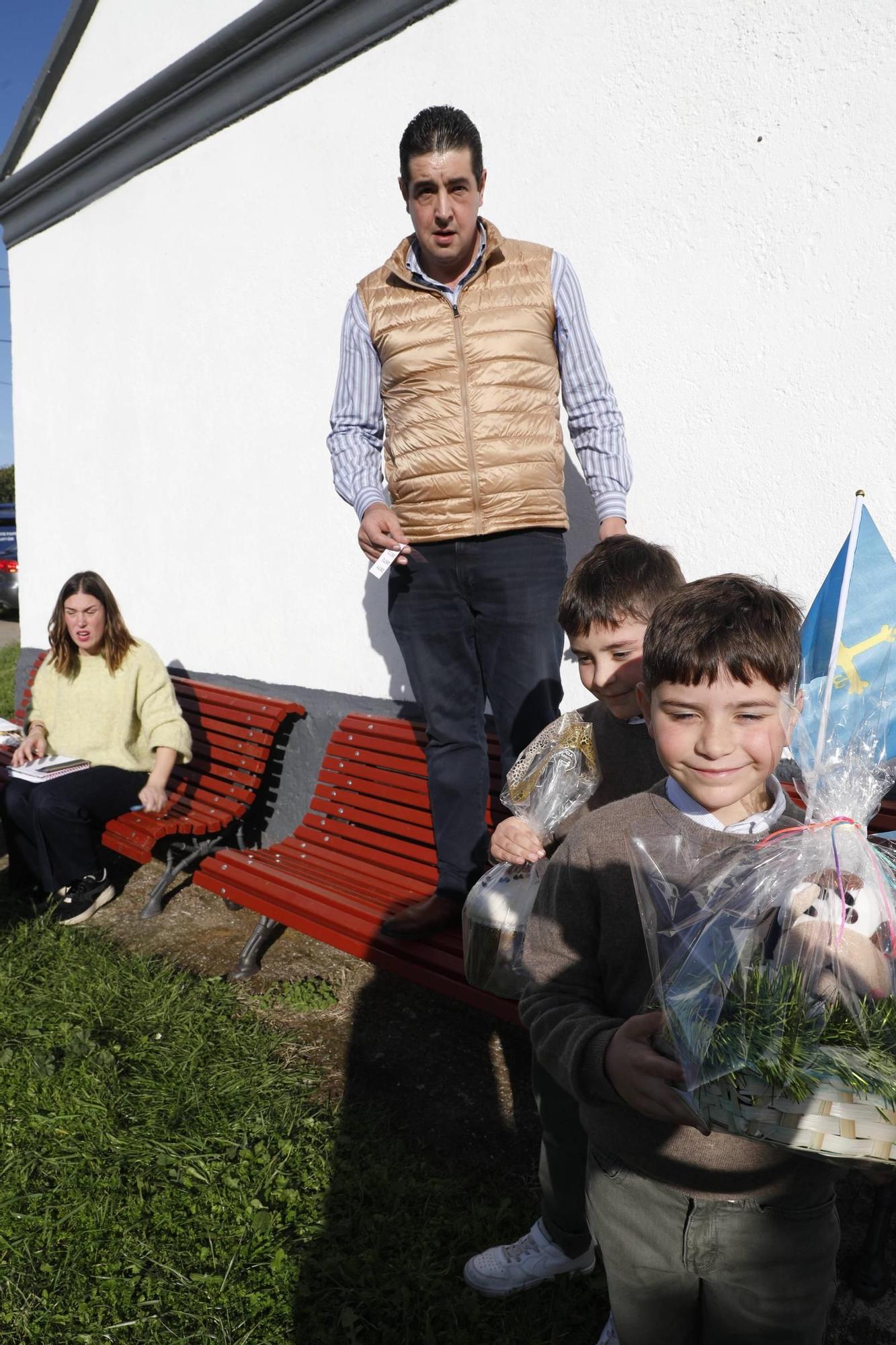 EN FOTOS: el sorteo único de xata en Gozón para evitar la contagiosa enfermedad de las vacas