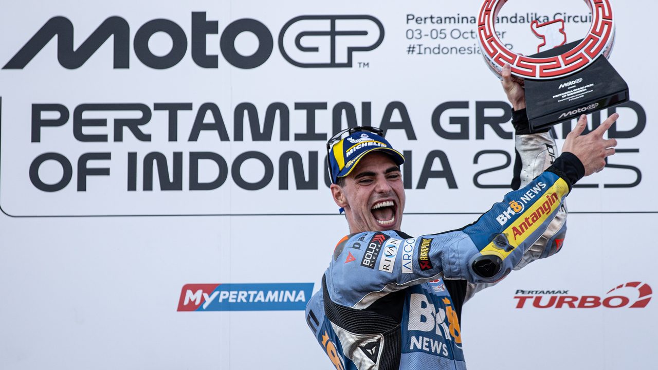 El objetivo es esa moto oficial…