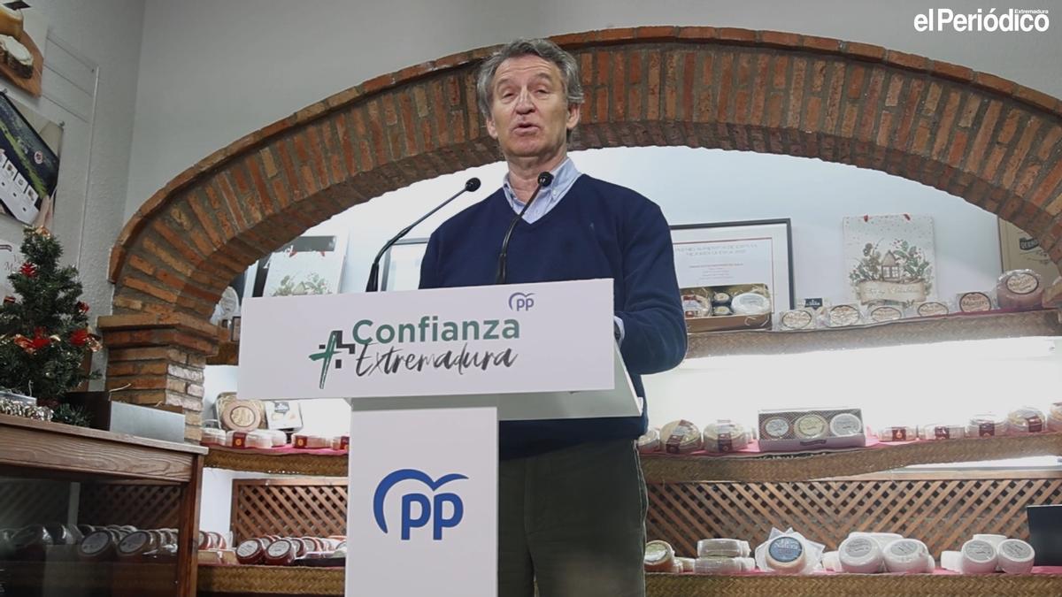 ELECCIONES EXTREMADURA | Feijóo lanza la campaña del PP ‘a tortas’ en Casar de Cáceres: «Nuestros candidatos no son marionetas que manejamos desde Madrid»