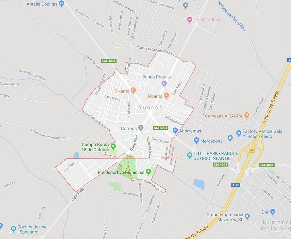 Dos niños y una mujer son atropellados por un turismo en una calle de Yuncos