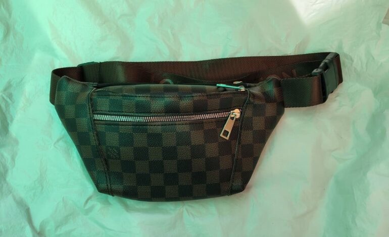 Intervienen 112 artículos falsos en un puesto del mercadillo de Las Palmas de Gran Canaria valorados en 106.000 euros