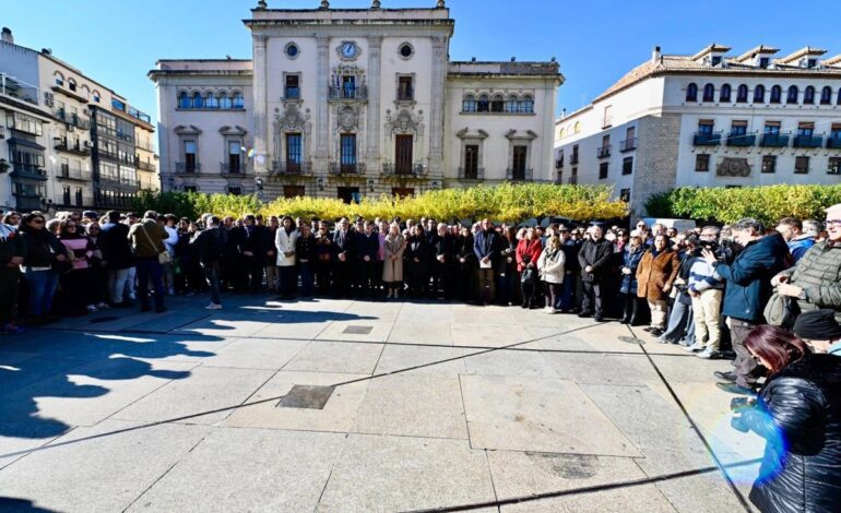 La ciudad de Jaén muestra su dolor por la muerte de las dos menores mientras prosigue una investigación «compleja»