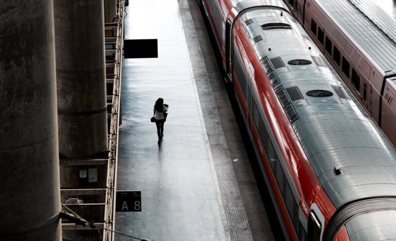 Retrasos en los trenes de la línea C5 de Cercanías de Sevilla por una incidencia en la señalización en Salteras