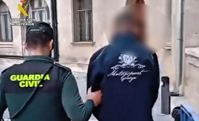 Detenido un hombre por dos robos con fuerza en comercios de Peguera