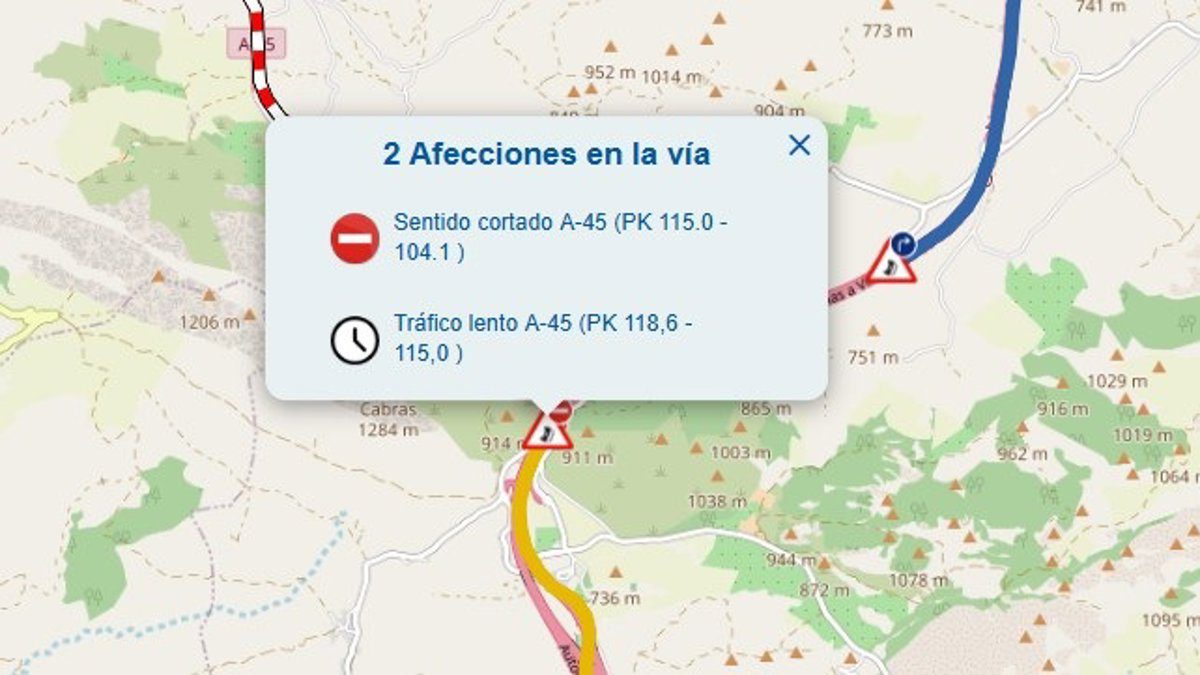 Accidente entre dos camiones en A-45 en Antequera en sentido Córdoba mantiene tráfico lento y obliga a desvío por A-92M