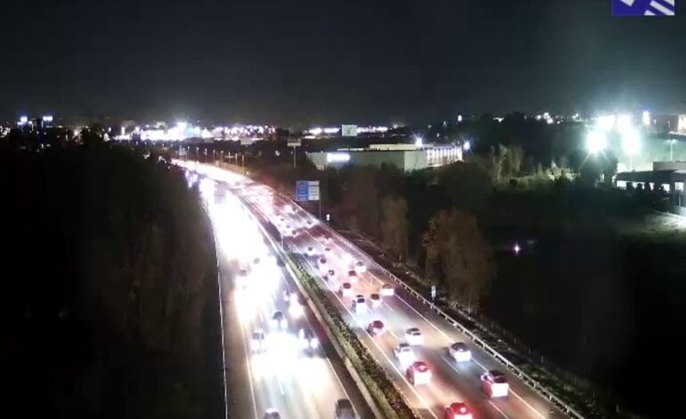 101.000 coches salen del área de Barcelona hasta las 18 horas de este viernes, un 22% de lo previsto