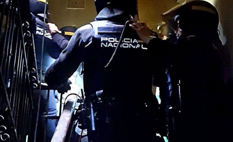 Sucesos. -Desarticulada en León una banda por una oleada de robos con fuerza en furgonetas y vehículos profesiónales