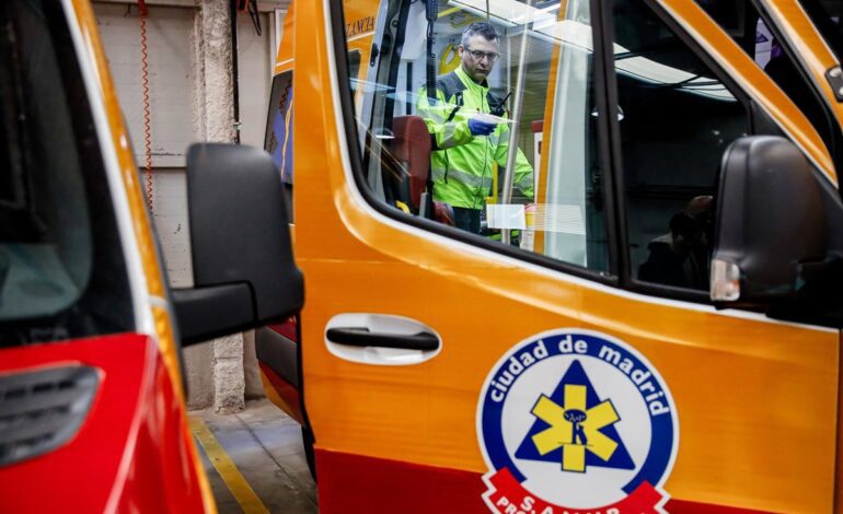 Grave una motorista tras sufrir un accidente de tráfico al perder el control de su moto en la M-30