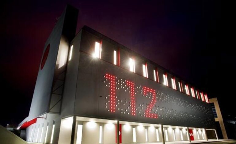 Falece unha muller ao caerlle unha neveira no seu domicilio de Santiago e a Policía Nacional investiga o sucedido