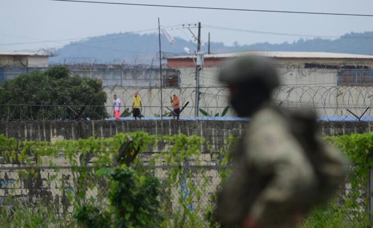 Hallados muertos trece presos en una cárcel del suroeste de Ecuador