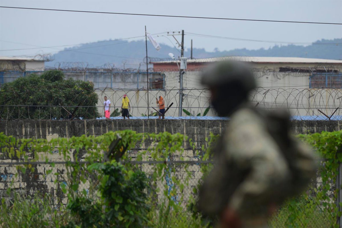 Hallados muertos trece presos en una cárcel del suroeste de Ecuador