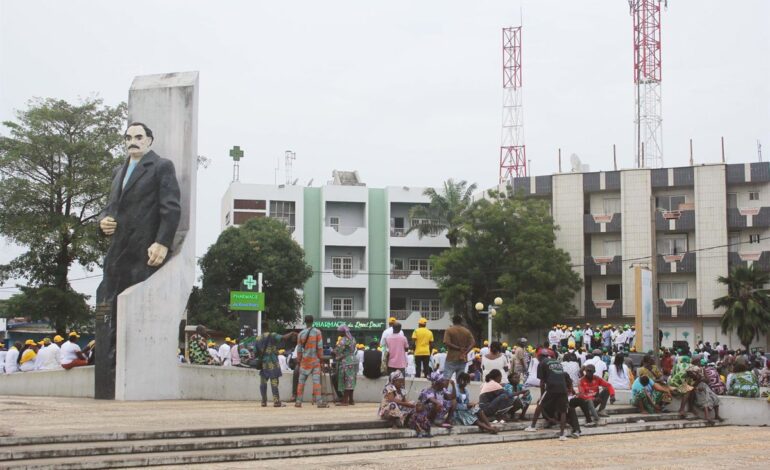 Francia reconoce que brindó «apoyo» a las autoridades de Benín para frustrar el golpe de Estado