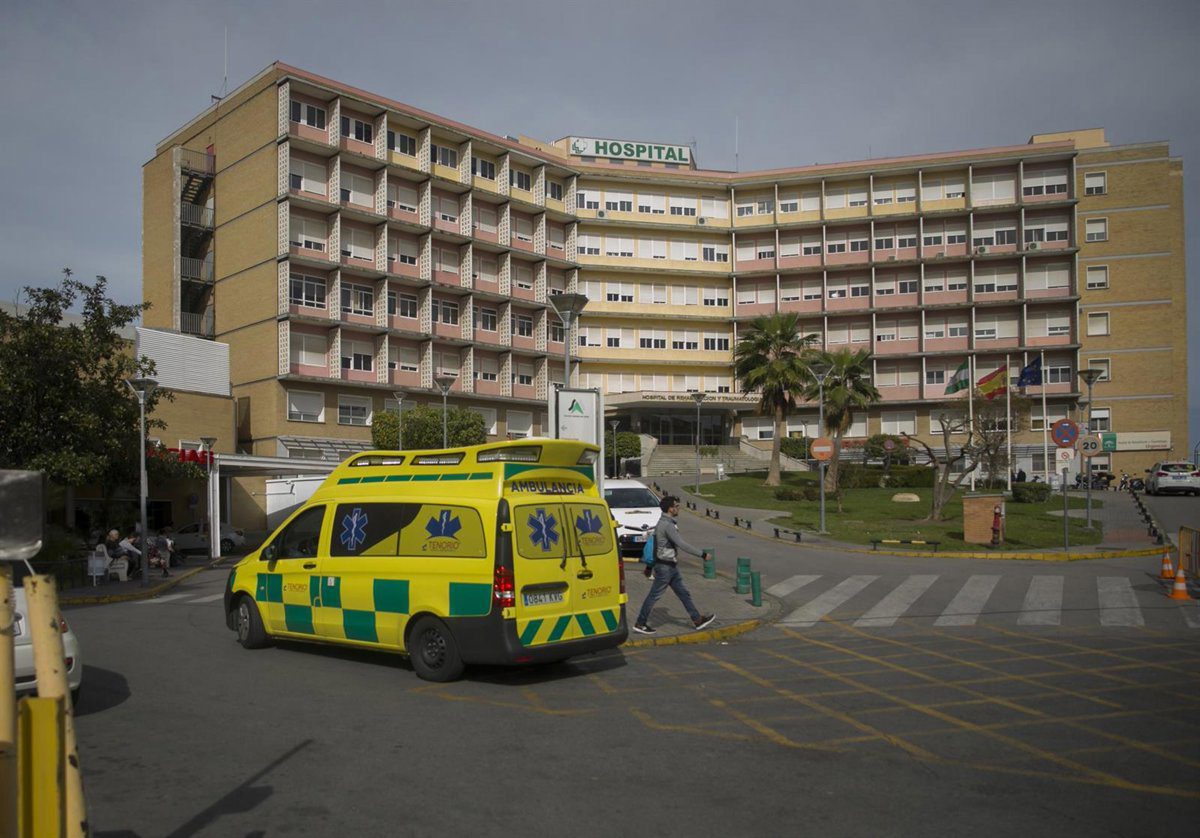 Detenido un hombre tras amenazar con un cuchillo a una doctora del Hospital Virgen del Rocío de Sevilla
